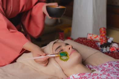 Osaka temple: Zen Matcha pleťová maska a lázeň pro hlavu / 90 minut