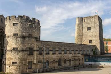 Oxfordi vár és börtön: Oxford Oxfordi kastély: Túravezetés