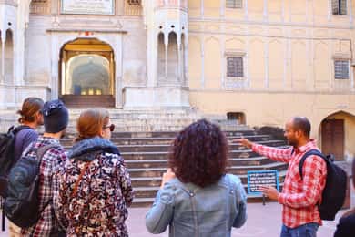 Jaipur: Magical walking tour of historical palaces