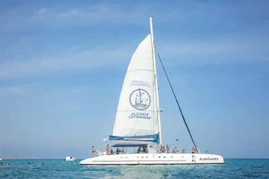 Alicante: croazieră de 3 ore cu catamaranul de coastă