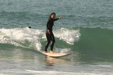 Agadir: Clase de surf en la playa de Taghazout con almuerzo y traslado