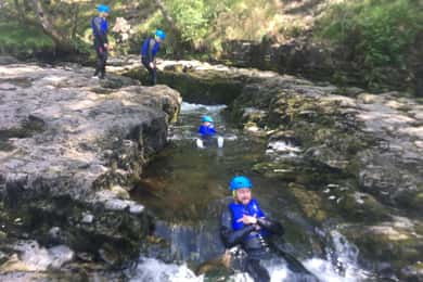 Neath: Canyoning, piesza wędrówka po wąwozie i wodospad