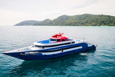 Phuket: Ferry Transfer to/from Phi Phi Tonsai or Laem Tong