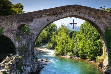 Von Santander oder Llanes aus: Covadonga-Seen & Cangas de Onis
