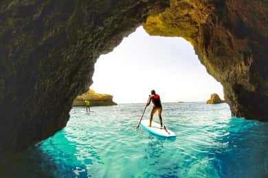 Albufeira: Grotten en privéstranden SUP-paddleboardtour