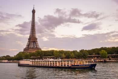 Paris - en romantisk kryssning Romantisk kryssning med 3-rätters middag på floden Seine