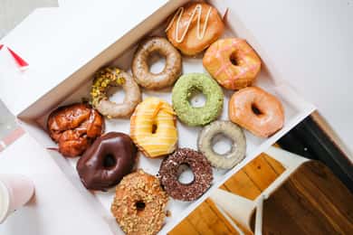 Pączkowa przygoda w centrum Vancouver dzięki Underground Donut Tour