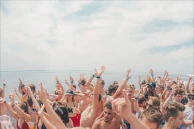 Mykonos : Croisière Rhenia et Petite Venise avec snacks et boissons
