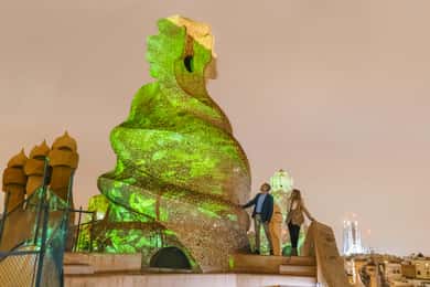 La Pedrera Premium: Exclusive Tour with Cava & Stunning View