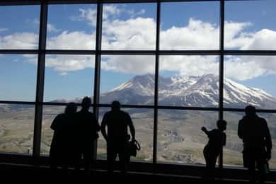 From Seattle: Mount Saint Helens Monument Private Day Trip