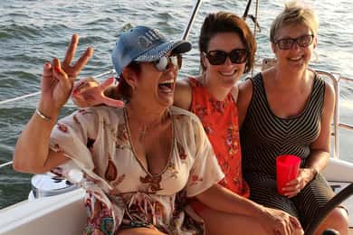Chesapeake Beach: Private Sailing Cruise on a 42-Foot Yacht