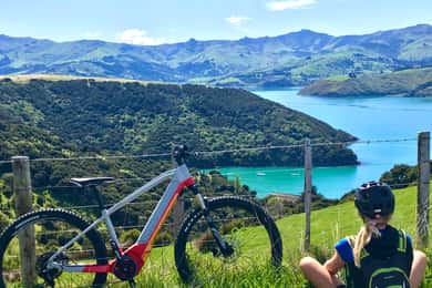 Akaroa: Lava Loop - Opastettu sähköinen maastopyöräretki