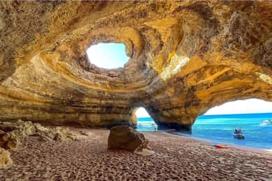 Benagil: Cuevas, Playas y Rincones Secretos Visita Guiada en Kayak