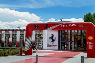 Depuis Milan : Visite d'une jounée de Ferrari avec déjeuner