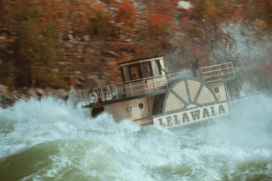Cascate del Niagara Canada: Teatro d'avventura del Niagara con popcorn