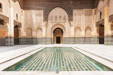Agadir/Taghazout: Viaje a Marrakech con guía titulado