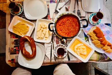 Estambul: Visita gastronómica guiada con viaje en ferry y degustaciones