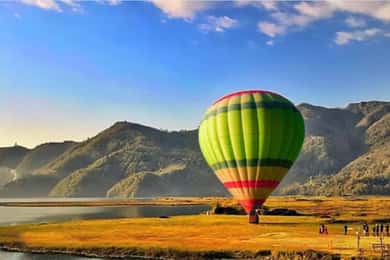 Pokhara: Hot Air Ballooning Tour in Pokhara