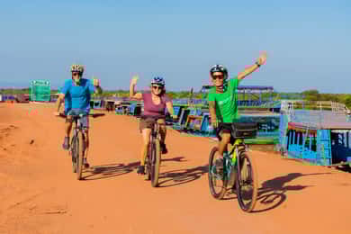 Kampong Phluk : Visite à vélo du village flottant et croisière au coucher du soleil