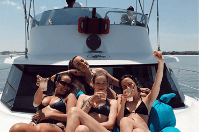 Lisboa: Brunch a bordo de um belo catamarã privado