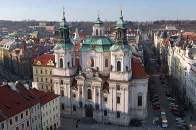 De Viena: Excursão guiada de um dia em pequenos grupos a Praga