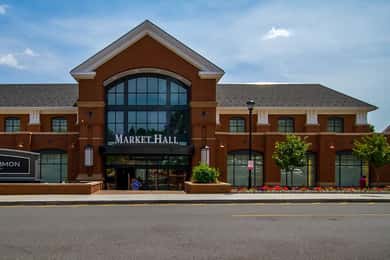 NYC: Woodbury Outlets Private Shopping Tour