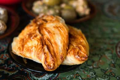 Valletta Street Food & History Tour With Private Transfers