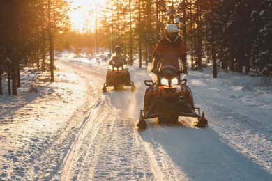 Ylläs: Snescootertur til arktisk sneby og snack