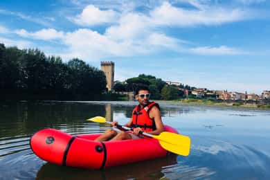 Florens med kajak Ponte Vecchio och stadens sevärdheter Guidad kajakkryssning