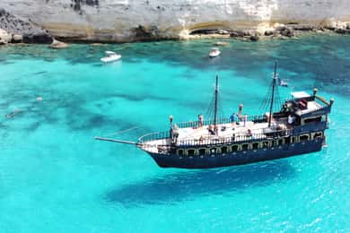 Lampedusa: Pirate Ship Boat Tour with Lunch and Music