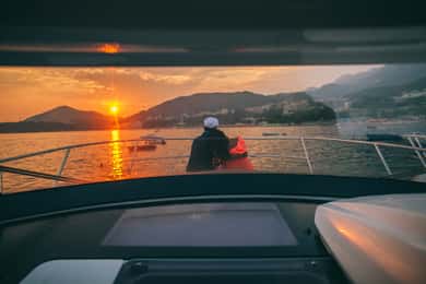 Amalfi Coast: Romantic Sunset Cruise with Music & Cocktails