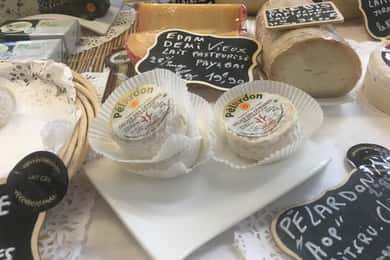 Montpellier: Guided Food Tour With Local Snacks and Wine