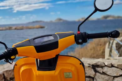 Marseille : Location de motos électriques avec guide pour smartphone