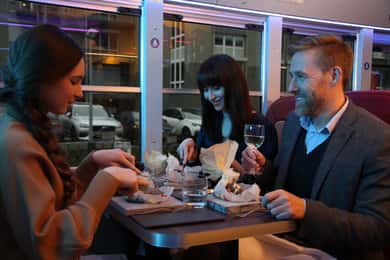 Luxemburg: Gourmet-Dinner in einem Oldtimer-Bus