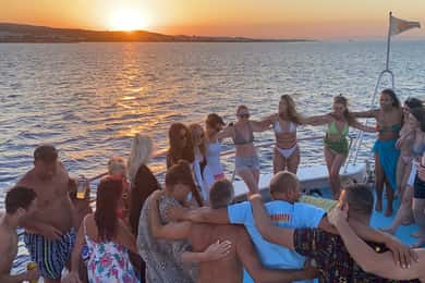 Protaras: Cape Greco, Turtle Cove & Blue Lagoon Sunset Cruise