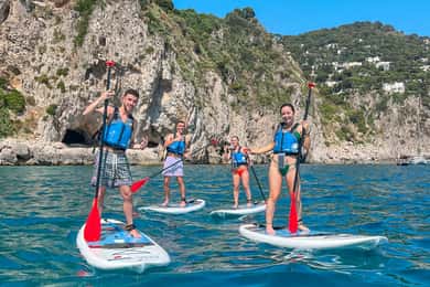 Capri: Höhlen- und Strand-Paddle-Board-Tour. Fotos inklusive