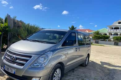 Marigot: Guided Island Highlights Tour in Taxi