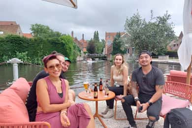 Brujas: Tour a pie histórico con degustación gastronómica