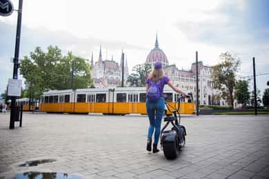 Le migliori attrazioni del centro di Pest sugli e-scooter incl. Parlamento