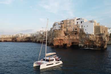Polignano a Mare: Catamaran Tour with Aperitif & Local Food