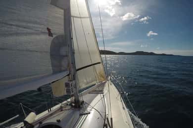 From Zadar: Sports Sailing Tour with Swimming Breaks