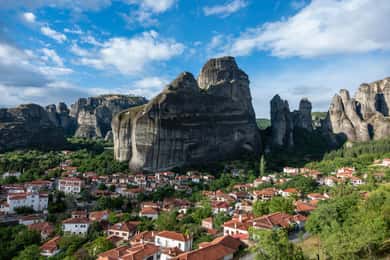 Athen: Meteora Tagestour mit Audioguide und Mittagessen Option