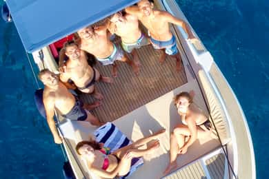 Funchal: Private Boat Tour w/Snorkel & Paddle up 11 people