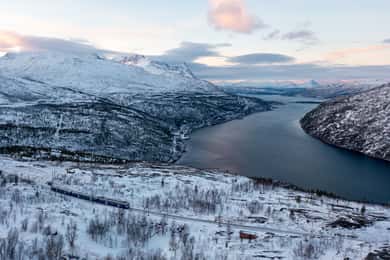Von Narvik: Rundfahrt mit dem Arktiszug auf der Ofotenbahn