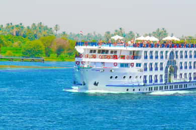 From Cairo: 3-Day Nile Cruise with Hot Air Balloon & Flights