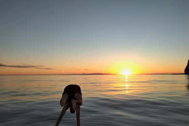 Angra do Heroísmo: Schifffahrt bei Sonnenuntergang mit lokalen Getränken