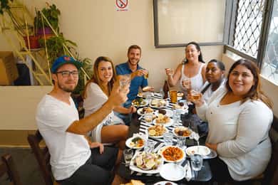 Atenas: Excursão gastronômica a pé à noite