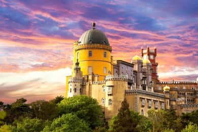 Lisbon: Sintra, Pena, Cabo da Roca, Cascais Tour with Pickup