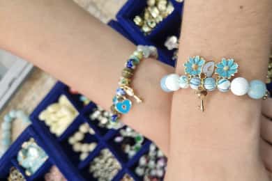 Paris: Workshop für individuelle Souvenir-Armbänder