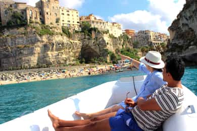 Tropea: tour in barca per piccoli gruppi a Capo Vaticano con aperitivo